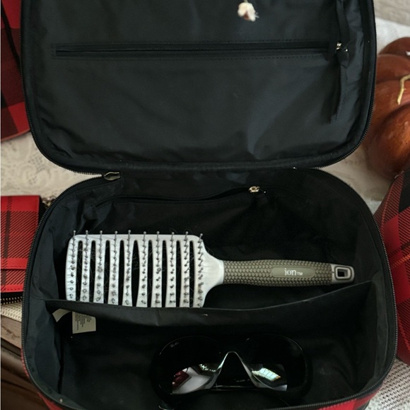 Kate spade red plaid large travel /gym 5 pc. Set tote over night set pristine - Picture 3 of 14